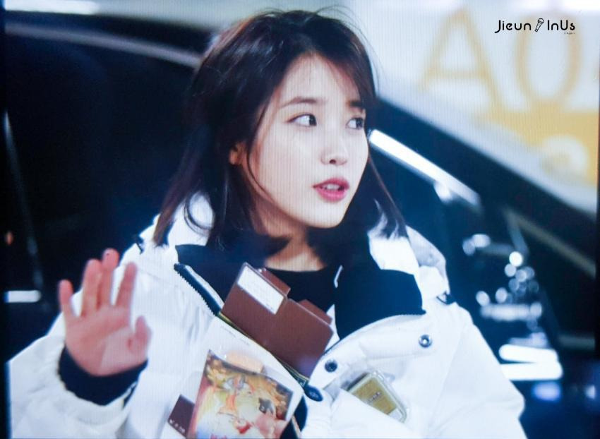 아이유 JTBC 뉴스룸 | 인스티즈