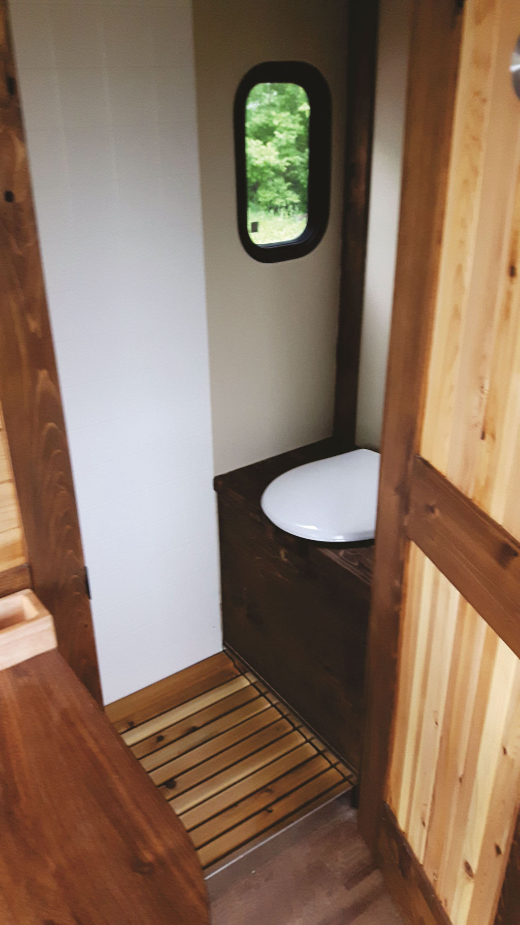 996C233B5B6E65750883C8