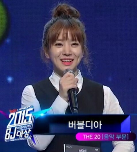 2727E04756A204C90AD9A9