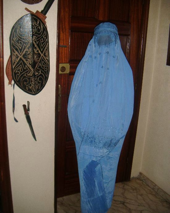 2773F4335609CAB936E373