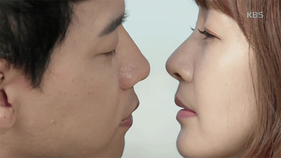 [다시/첫사랑] 건전한데 건전하지 않은 것 같은 어제자 키스신.gif (데이터주의) | 인스티즈