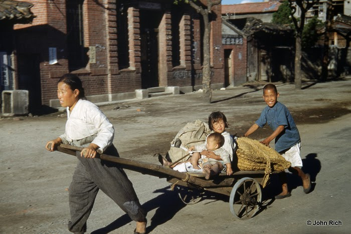 Color Photographs of Korean War in the 1950's (16).jpg