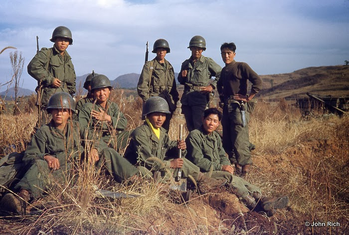 Color Photographs of Korean War in the 1950's (4).jpg