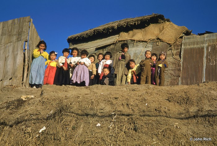 Color Photographs of Korean War in the 1950's (14).jpg