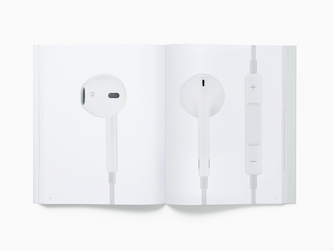 1115designedbyappleincalifornia_earpods_666.jpg