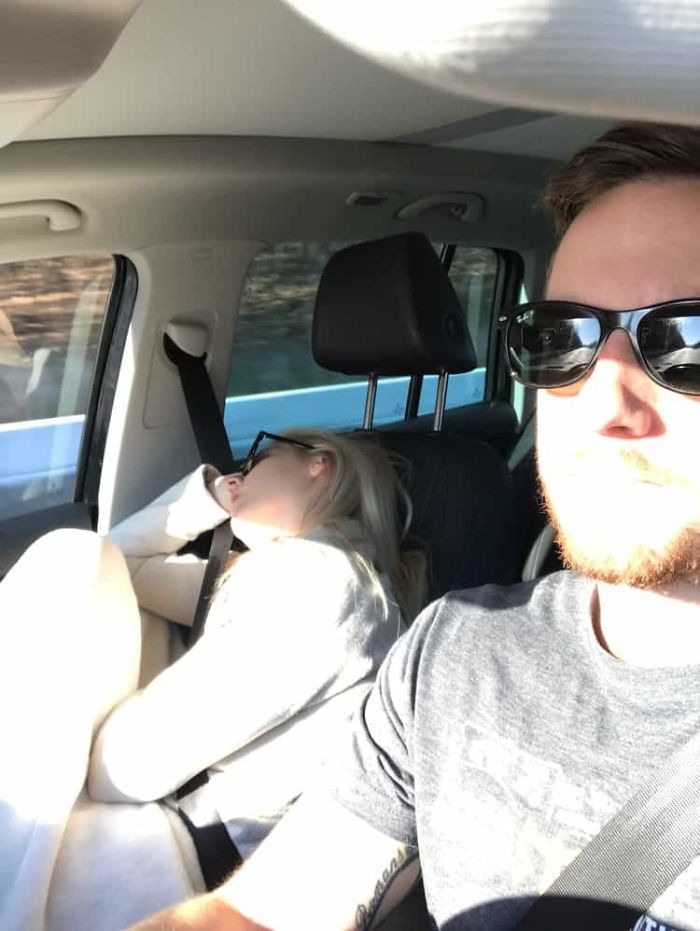 road-trip-sleeping-wife-pictures-husband-mrmagoo21-12-5a434c94bd21d-jpeg__700.jpg