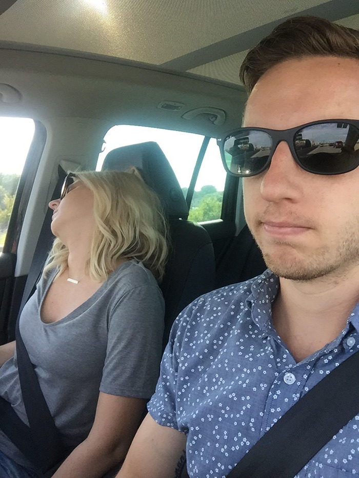 road-trip-sleeping-wife-pictures-husband-mrmagoo21-2-5a434c7e5bc2e__700.jpg