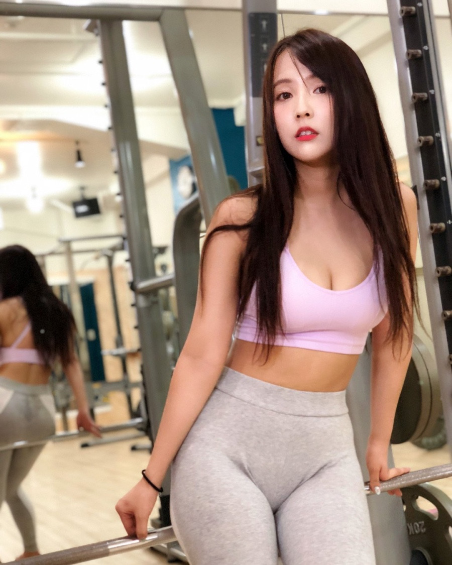 땀 흘리는 미카미 유아