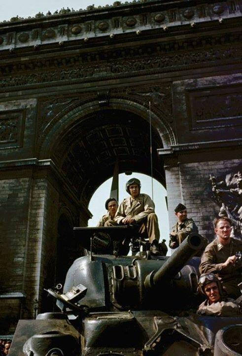 1944 American tank under Champs lys es Paris August.jpg