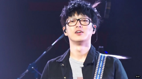 가면벗은 모습도 훈훈하게 잘생긴 음악대장 하현우.jpgif | 인스티즈
