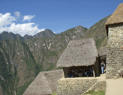 복원된 마추픽추의 건물
