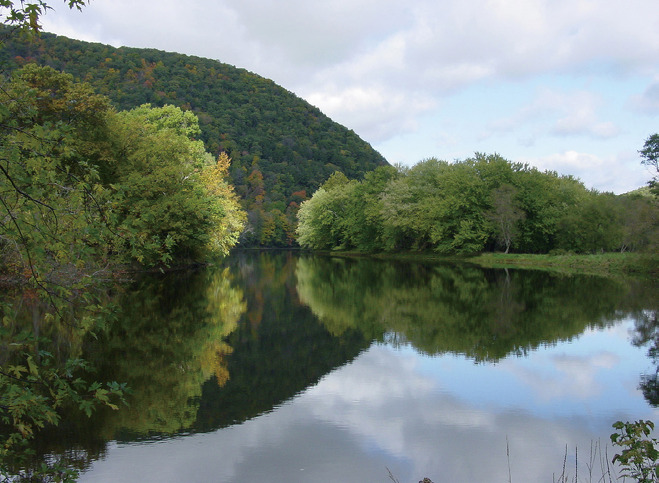 〈뉴잉글랜드의 세 곳〉 중 제3곡 〈스톡브리지의 후사토닉〉의 배경이 된 후사토닉 강
