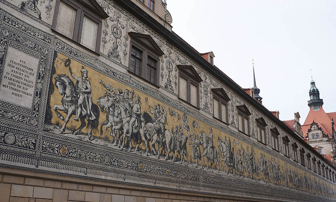 슈탈호프의 외벽에 있는 〈군주들의 행렬〉