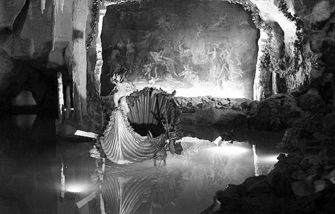 루트비히 2세가 린더호프 성 안에 만들어놓은 비너스 동굴(Venusgrotte)