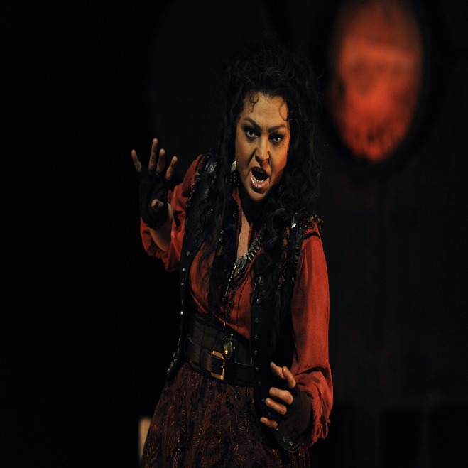 2009년 코벤트가든 왕립극장 공연 당시 아수세나 역을 맡았던 말고르자타 레브스카