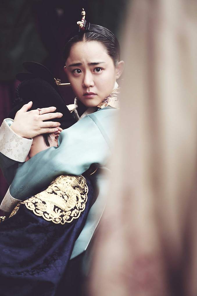 ?fname=http%3A%2F%2Ft1.daumcdn.net%2Fmovie%2F189bf5b4ccb87f99d9e41de75d6889593a44267d