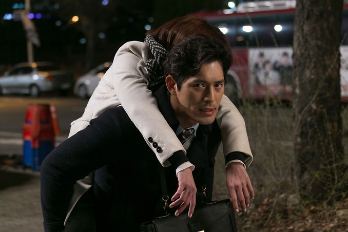 ?fname=http%3A%2F%2Ft1.daumcdn.net%2Fmovie%2Fb750cafdd90f9bf0e80b7984db03ba8e367beed2