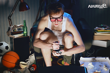 KT올레TV가 IPTV 3사(KT올레TV‧SK브로드밴드‧LG유플러스) 성인물 총 매출 중 70%이상 규모를 차지하는 것으로 나타났다. (사진은 기사내용과 관계없음) / 사진= 셔터스톡