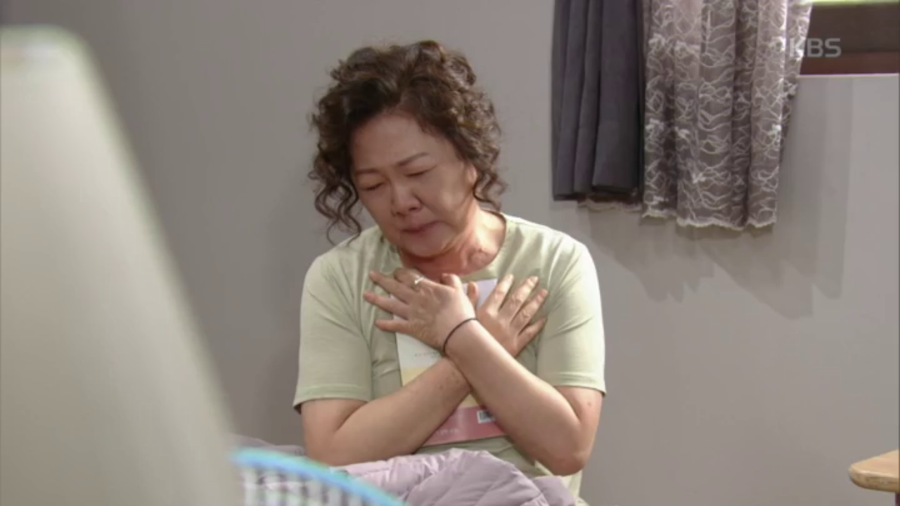 김하경 앞에서는 무덤덤한 척, 딸의 새 책을 끌어안고 우는 김해숙