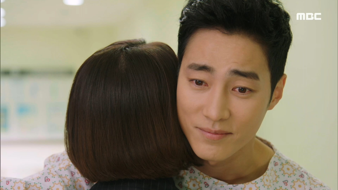 성공적으로 수술을 마치고 애틋하게 서로를 안는 최성재♡심이영