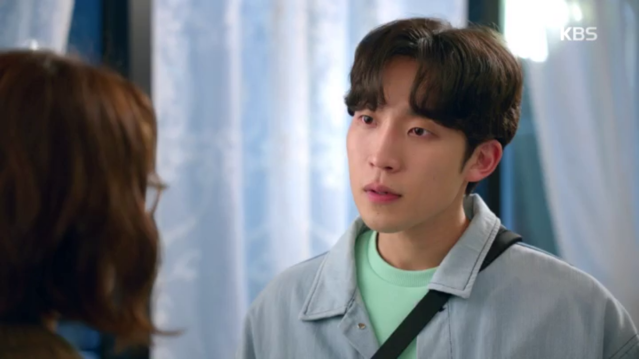 진상 손님에게 당하는 이초희가 답답한 이상이 ＂잘못한 게 없는데 왜 쩔쩔매요?＂