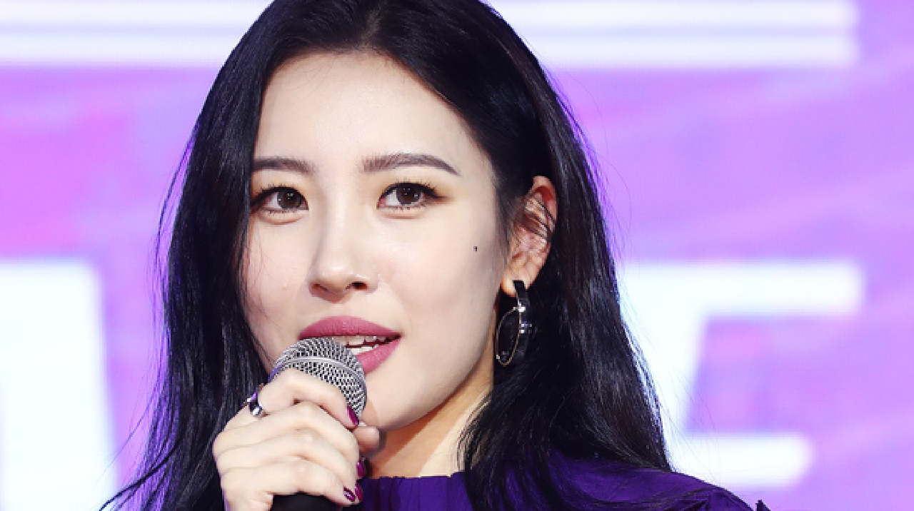 선미 ＂′가시나′가 빨간색이었다면 ′주인공은′ 파란색＂ - kakaoTV 선미 ＂′가시나′가 빨간색이었다면 ′주인공은′ 파란색＂