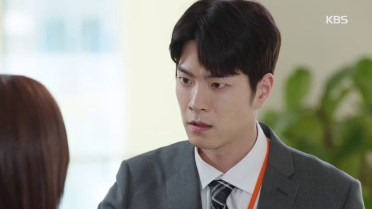 사표를 제출하러 가는 김소연 가로막는 홍종현! "저 부장님 이대로 못 보냅니다."