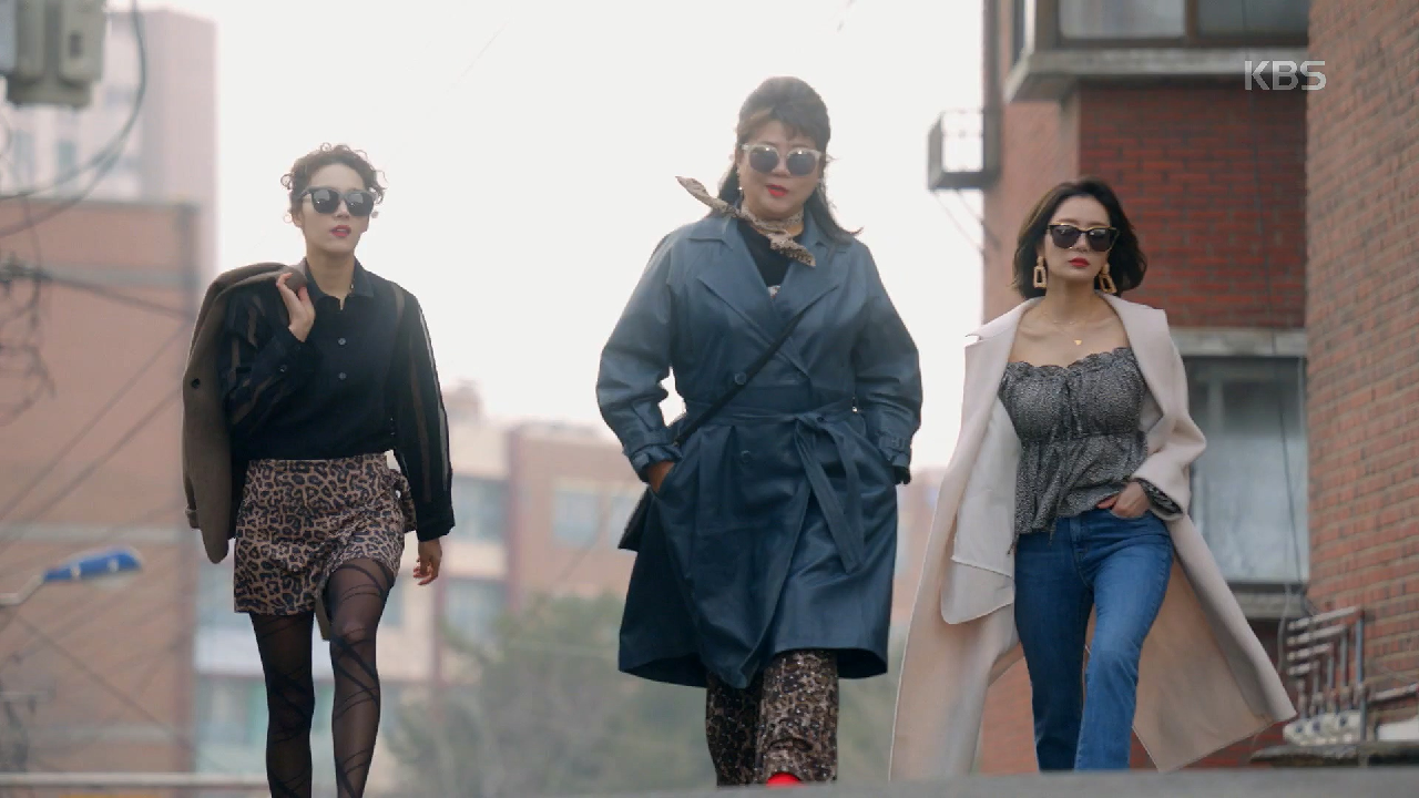 비어있던 만두 가게 자리에 들어오는 새로운 세입자들의 정체는 바로...!