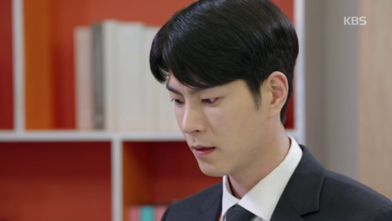 사직서를 제출하는 홍종현! "부장님과 결혼하기 위해서 하는 겁니다."