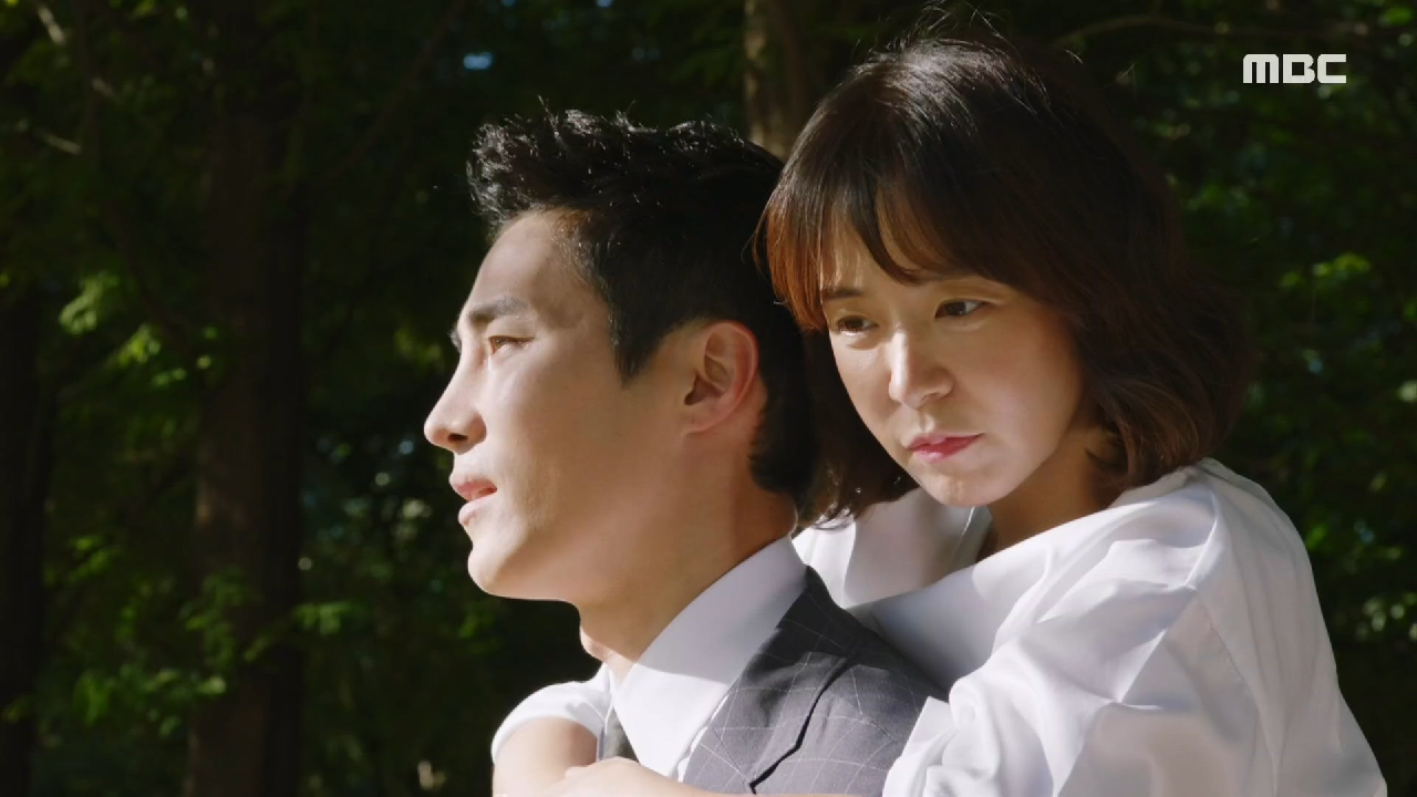 ＂뭘 어디 가는 사람처럼 그래요?＂ 심이영에게 작별인사를 하는 듯한 최성재