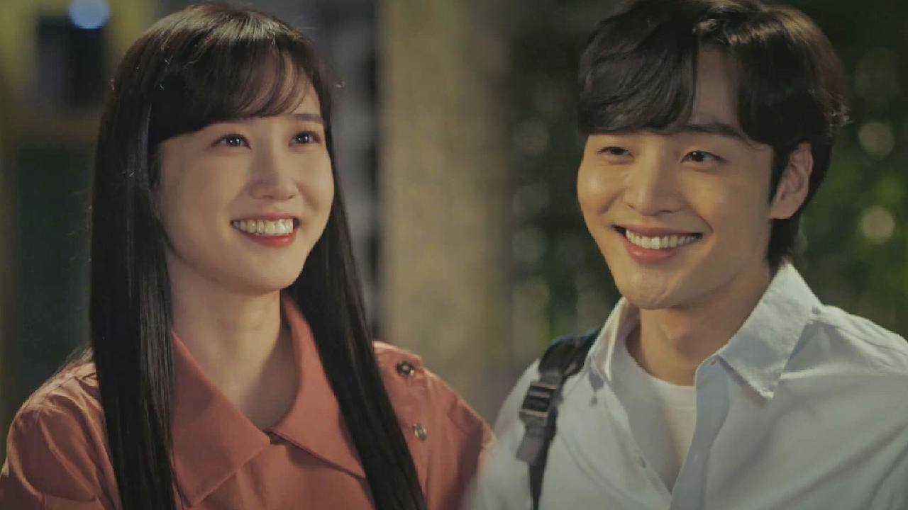 ‘꽁냥 커플’ 박은빈, 김민재 우산 선물에 감동 모드