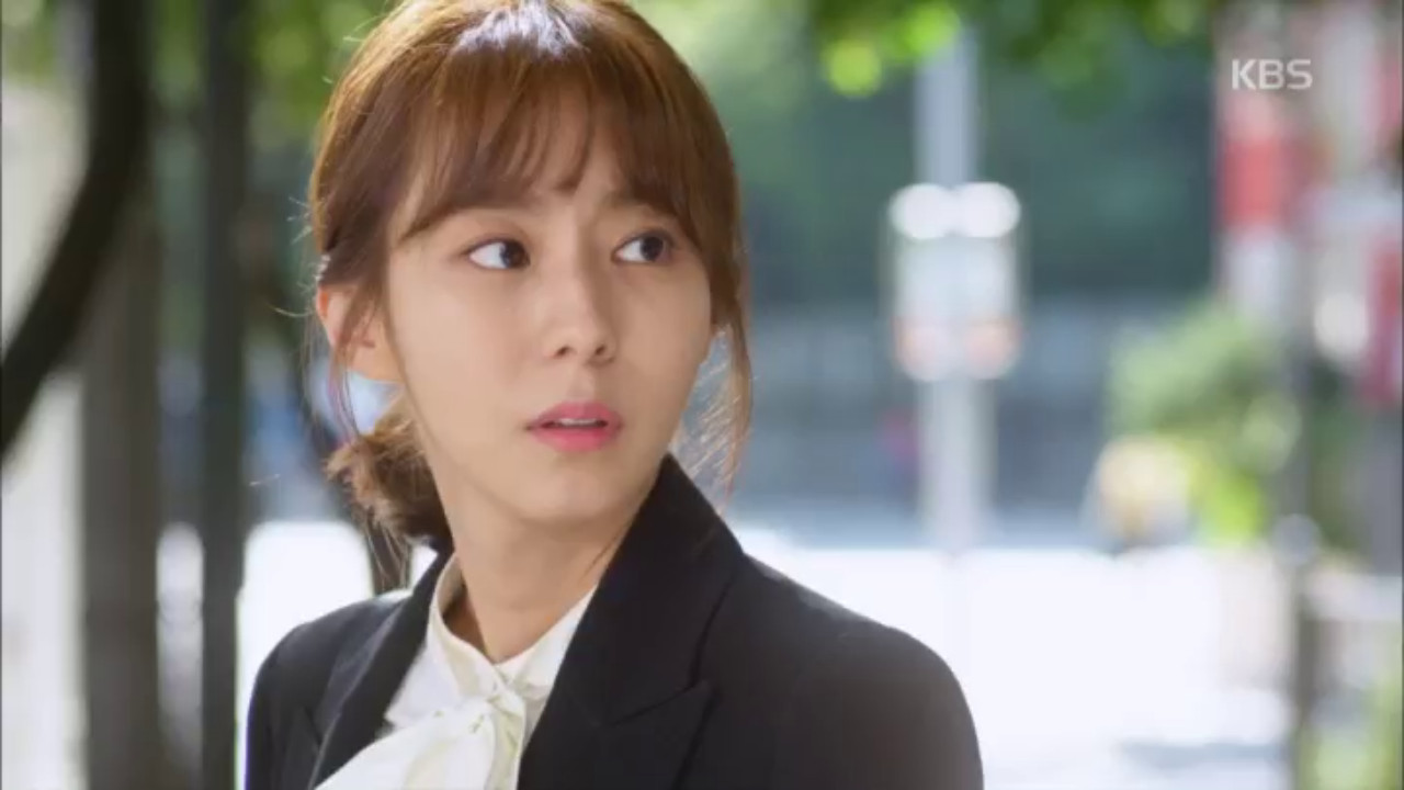 정재순을 혼자 둘수 없어 같이 있어주는 유이