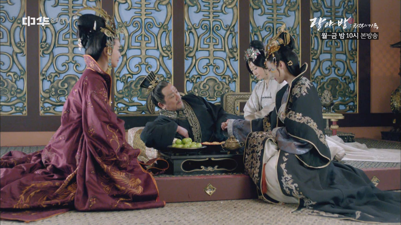 월귀비를 챙기는 황제, 마음이 약해지다