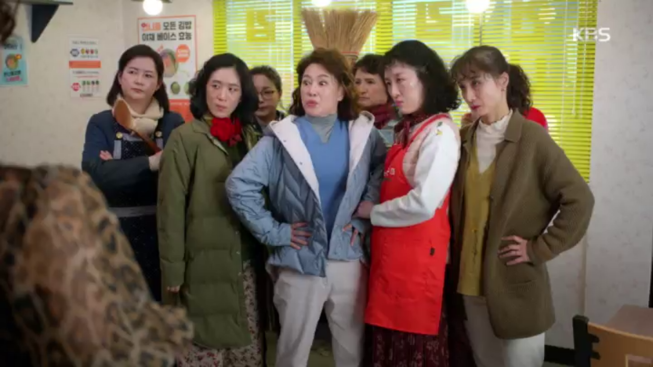 언니들 김밥집에 들이닥친 차화연 ＂...경고할 게 있어서 왔어요!＂