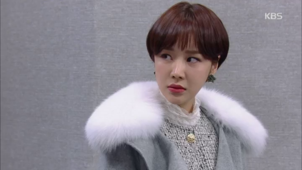 유이에게 따지는 윤진이! ＂우리 이모한테 당장 떨어지라고 해!