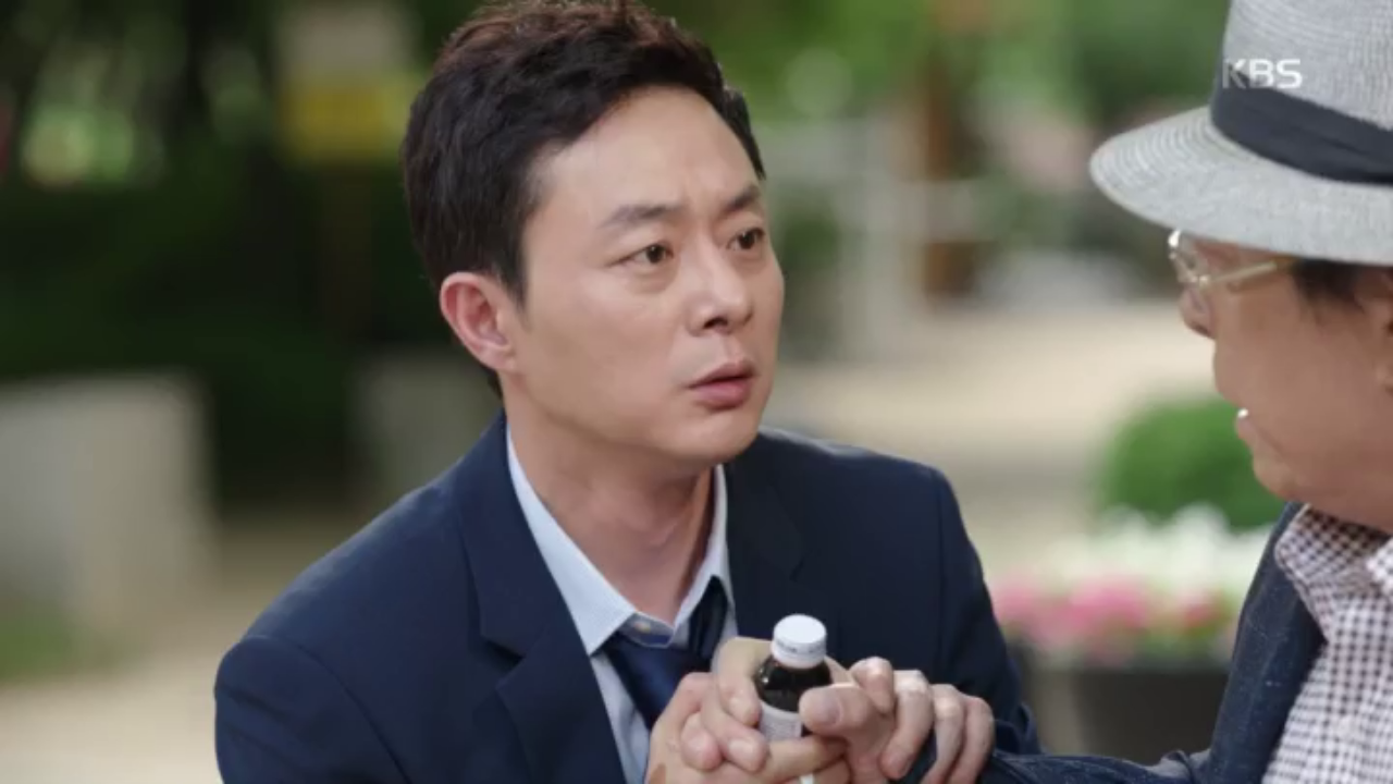 자신의 취미를 지키기 위해 주현에게 애원하는 이원재