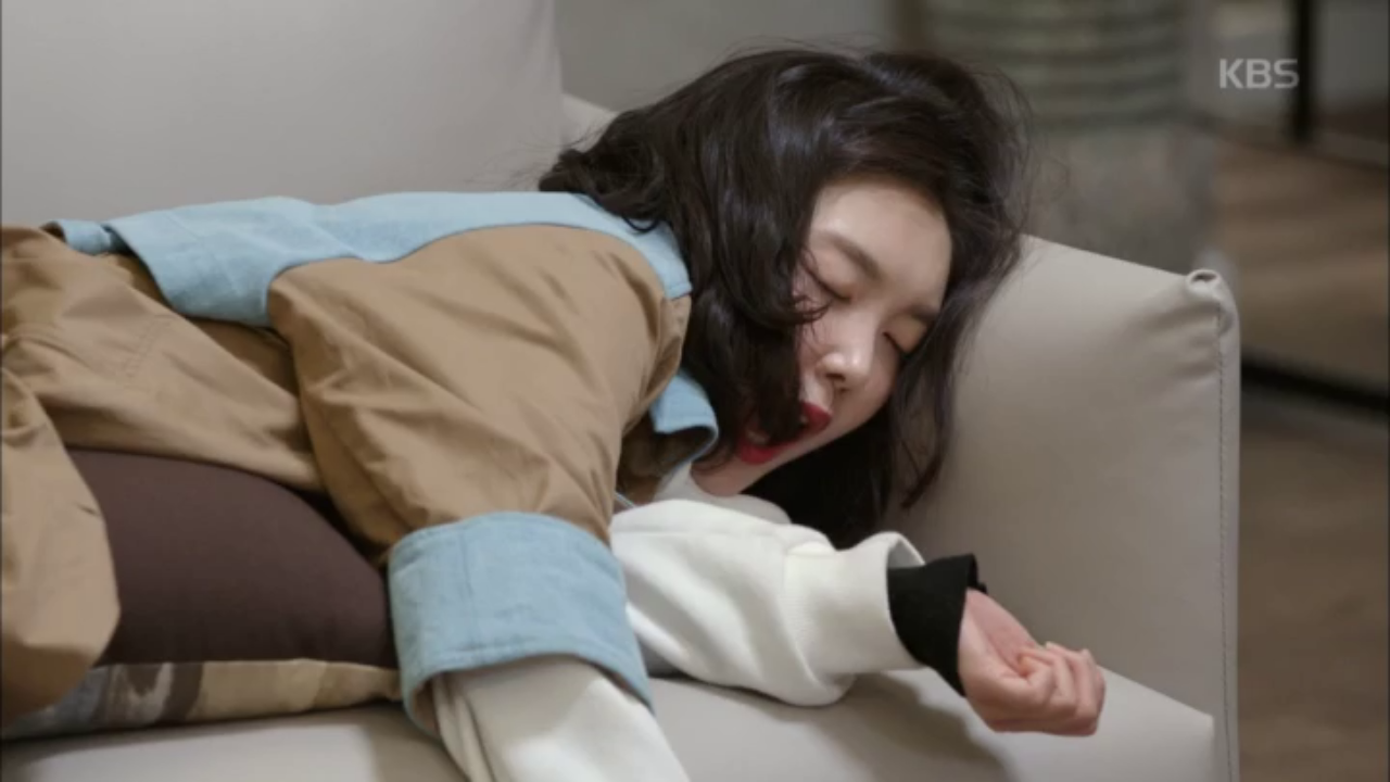 자신이 찾던 작가가 김하경인것을 안 기태영! "애석하게도..저 작가다."