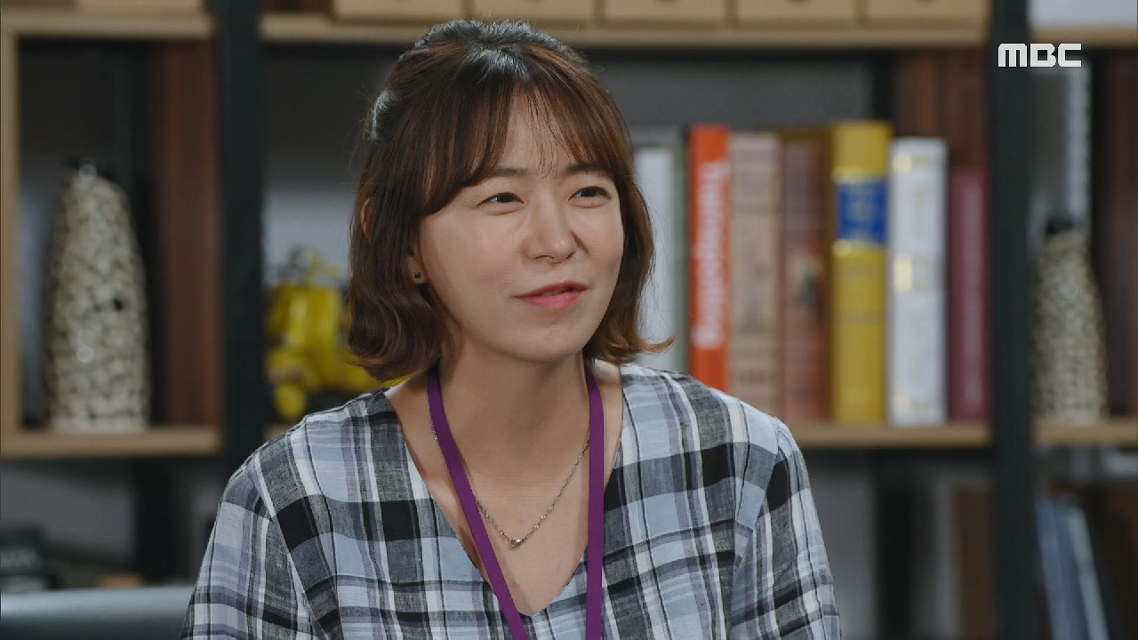 부당 해고 노동자들과 대화하는 심이영과 최성재!