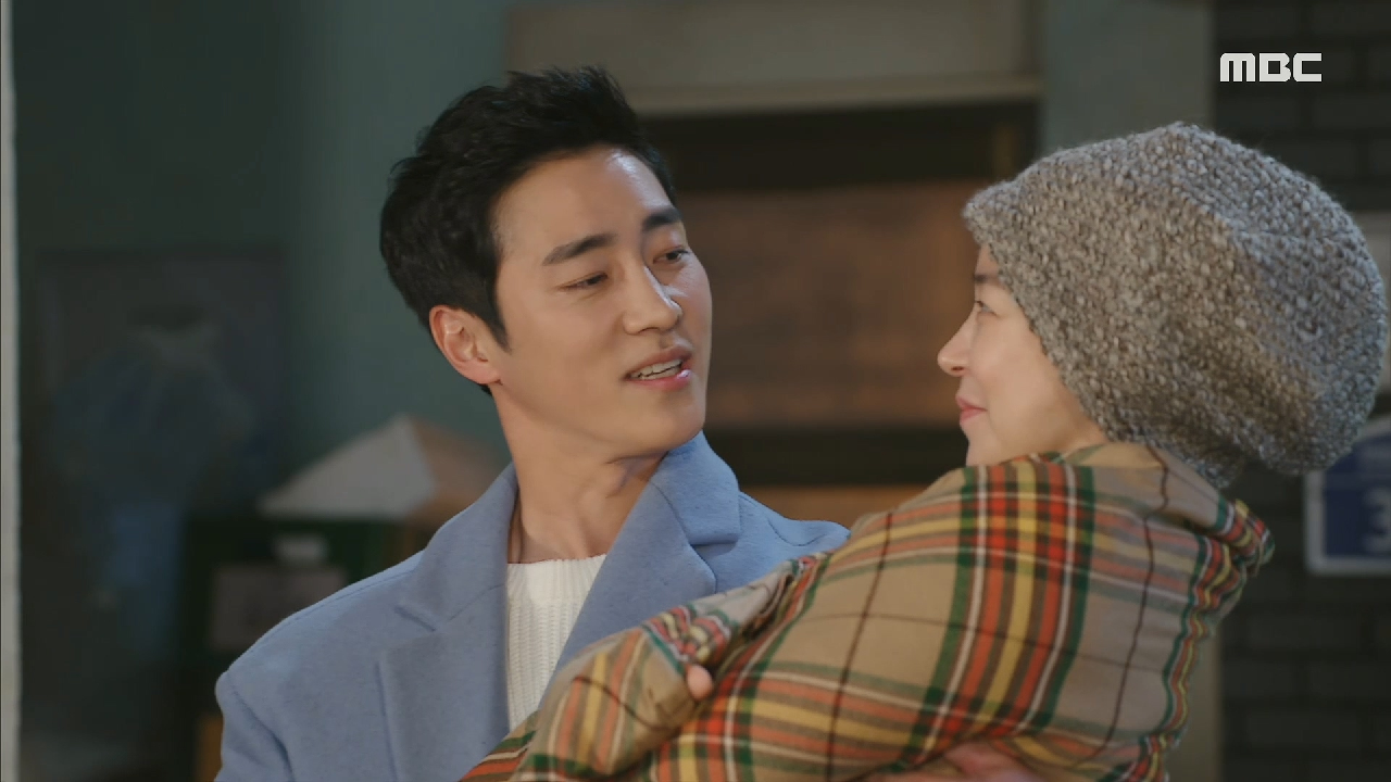 ＂이럴 때는 뽀뽀라도 해야하는데~＂ 심란한 최성재를 마중 나온 심이영