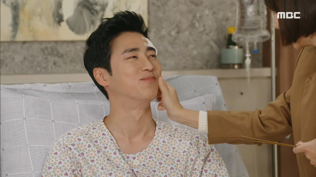 병원에서도 달달한 최성재♡심이영, ＂검사결과가 안좋은가?＂