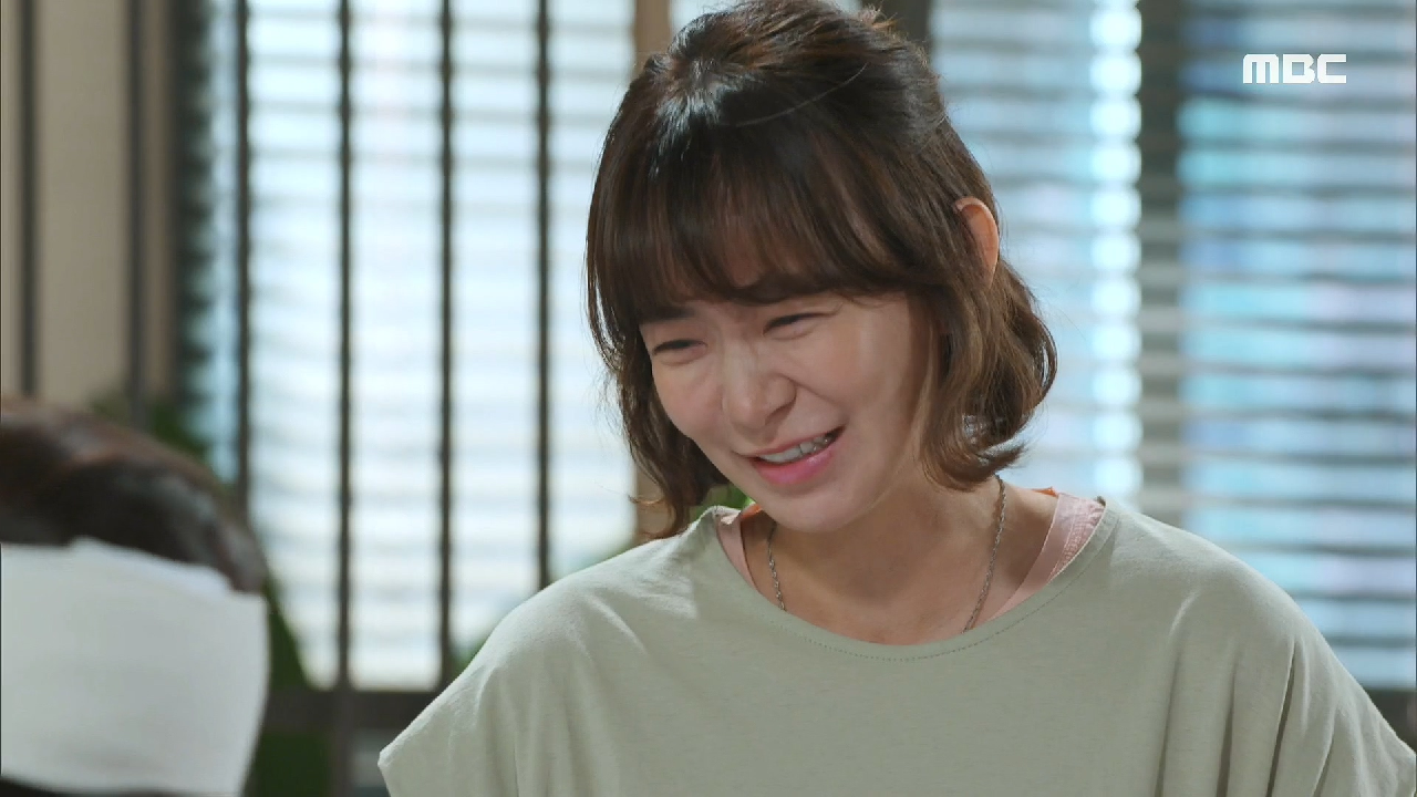 ＂제가 다 들어드릴게요＂ 눈물을 흘리며 김영란을 위로하는 심이영