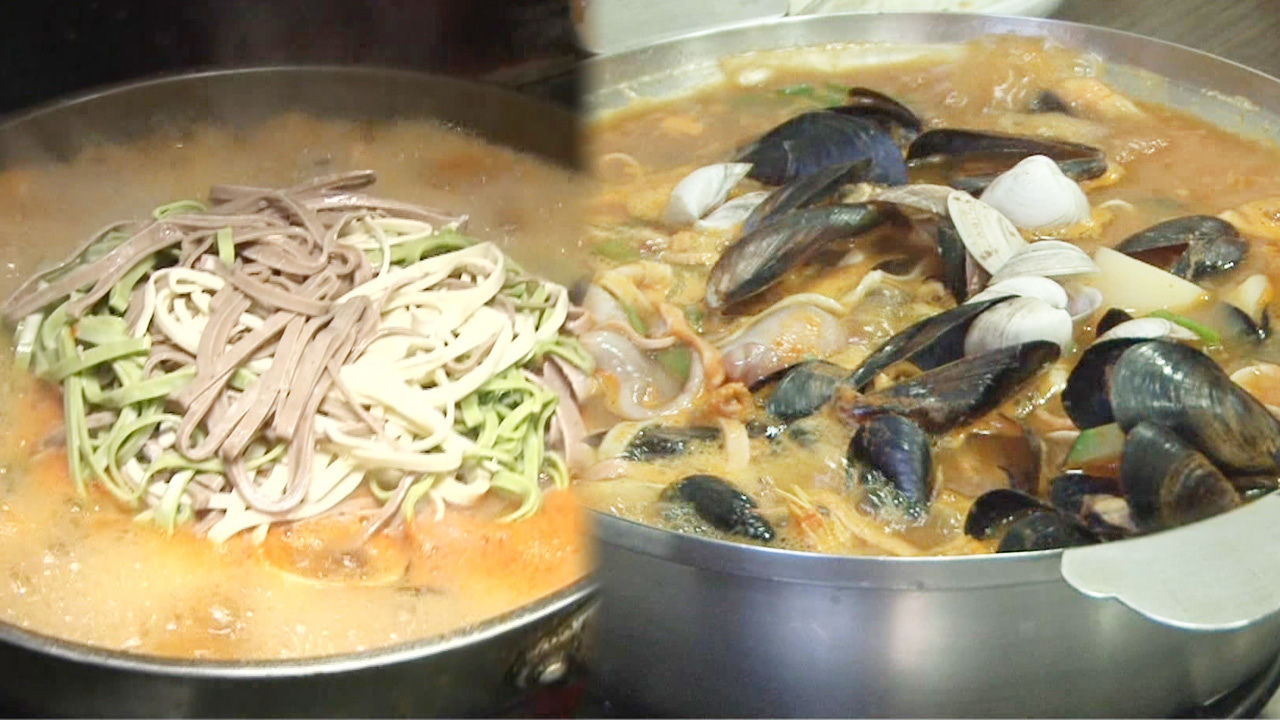 새롭게 떠오르는 춘천의 맛, 얼큰 삼색 칼국수! - kakaoTV 새롭게 떠오르는 춘천의 맛, 얼큰 삼색 칼국수!