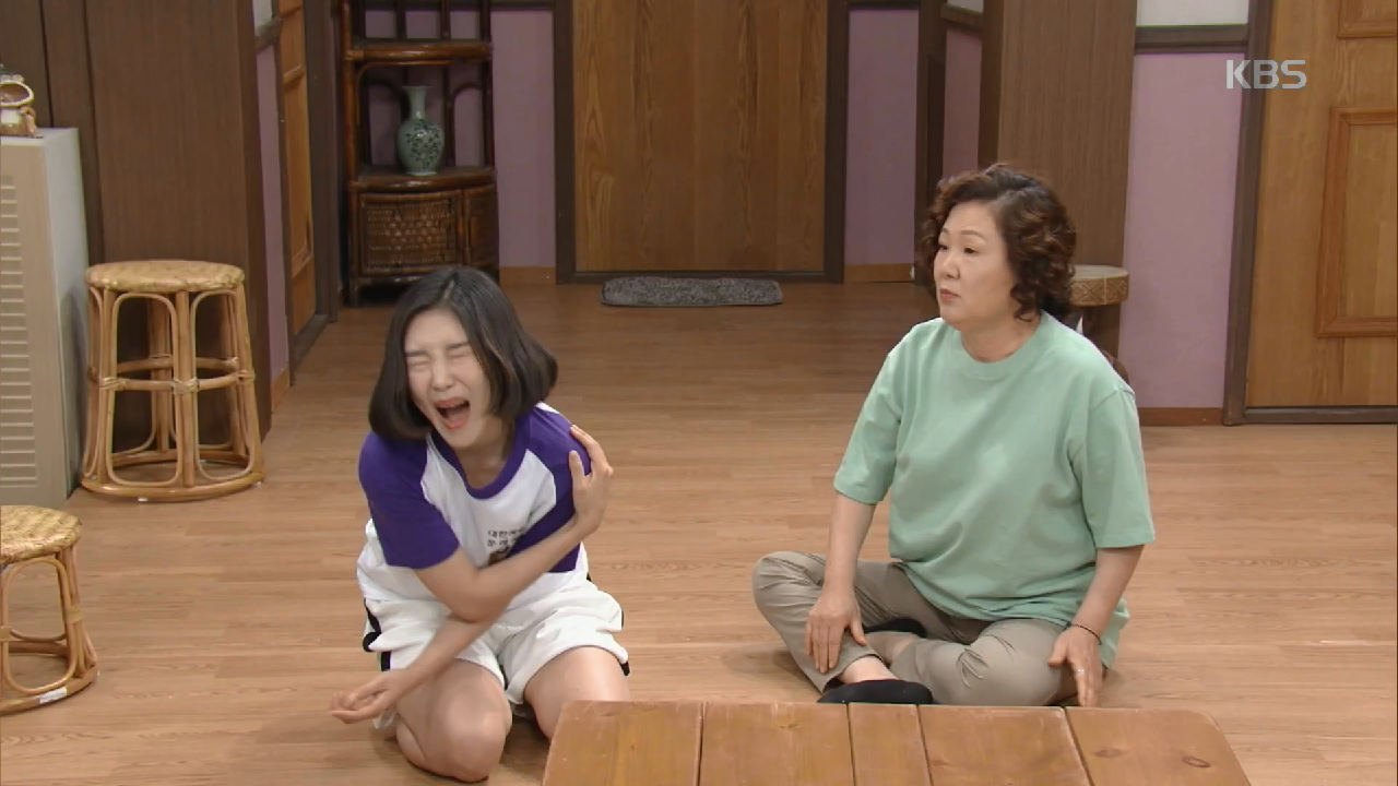 김하경에게 폭발한 김해숙의 등짝 스매싱 작렬!