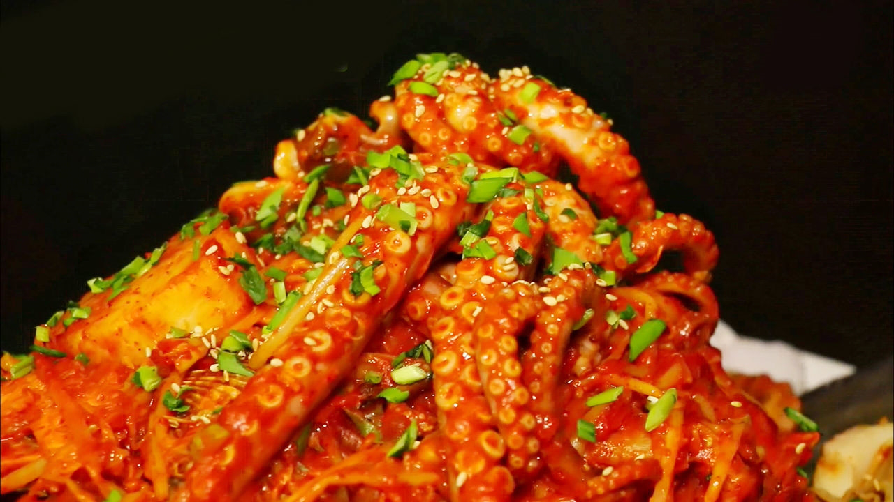 직접 만든 천연조미료로 낸 ‘정성 담은 감칠맛’의 해물찜 - kakaoTV 직접 만든 천연조미료로 낸 ‘정성 담은 감칠맛’의 해물찜