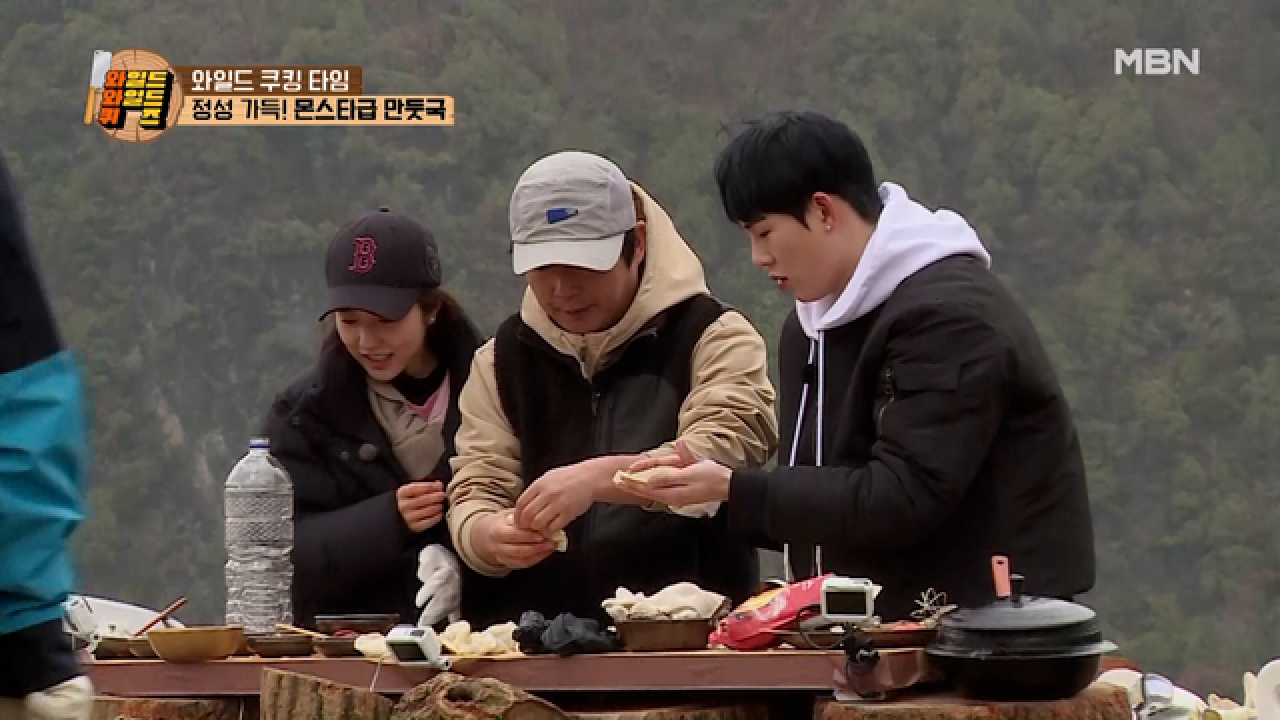 만가이버(?) 수근의 만두 빚기 하드캐리! 그리고 채영의 숯도그...?! MBN 210423 방송