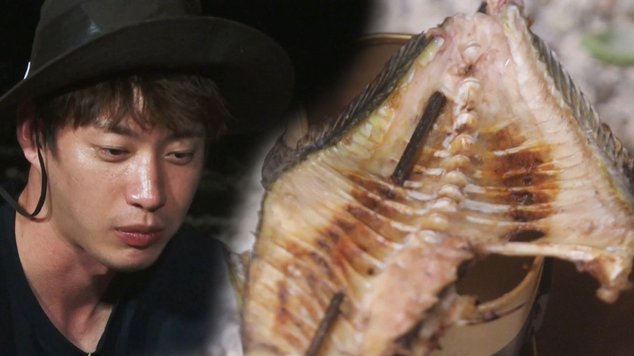 정글 미식가 김윤상, 펜싱 칼로 ‘정갱이 구이 완성’