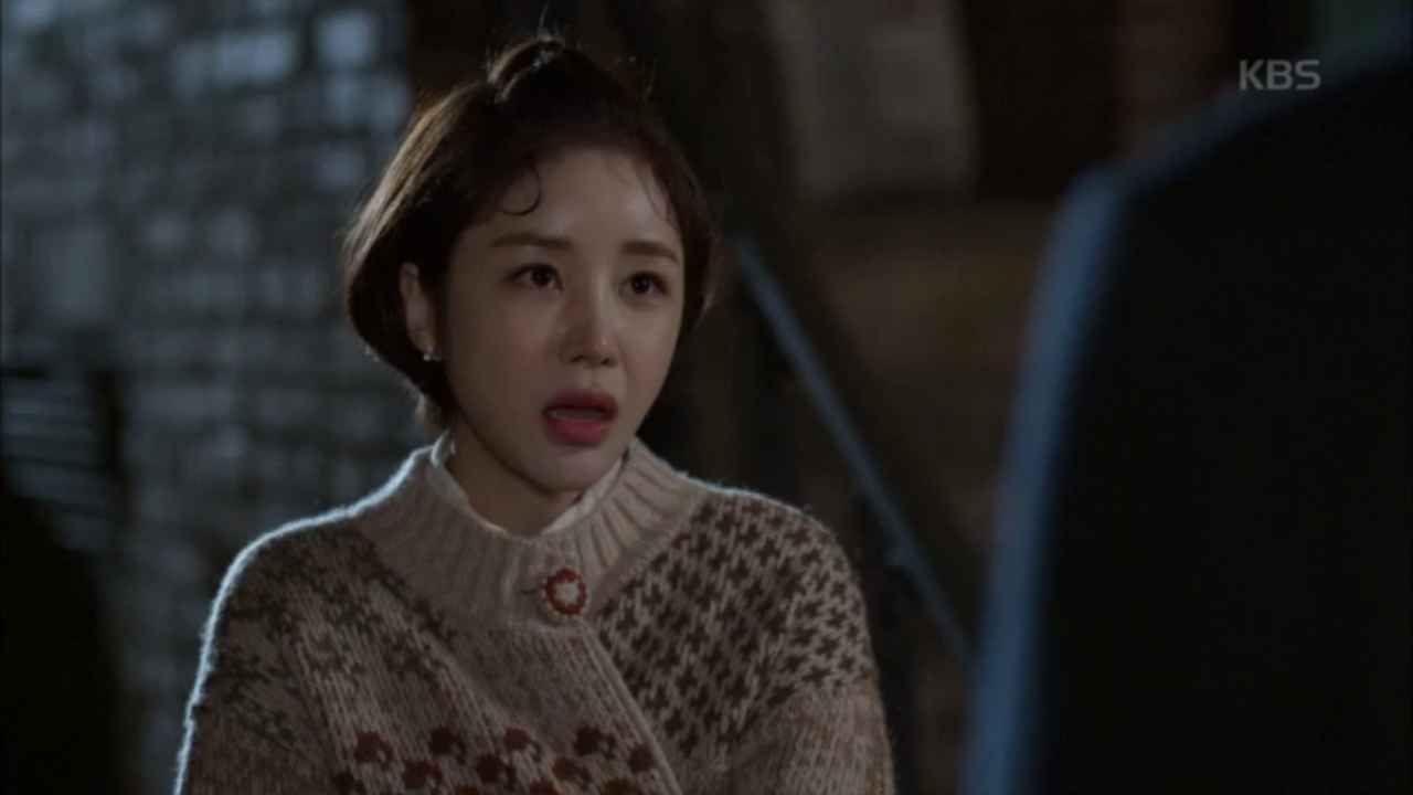유이 미행하는 윤진이 ＂혹시 김비서 여기 왔어요?＂