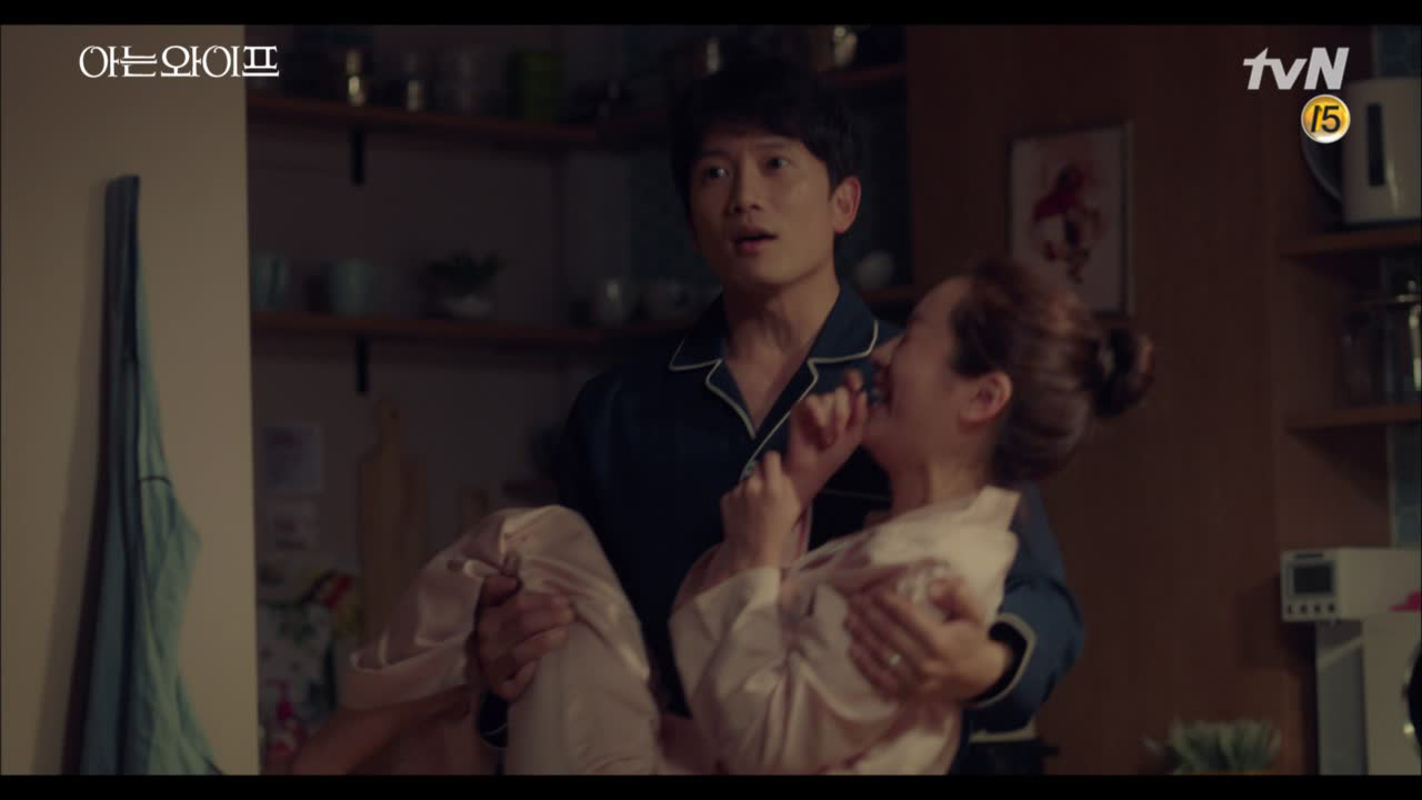 퇴근 후 부부 술 파티 굉장히 이상적♥ 그리고 뭔지 진짜로 전혀 모르겠지...