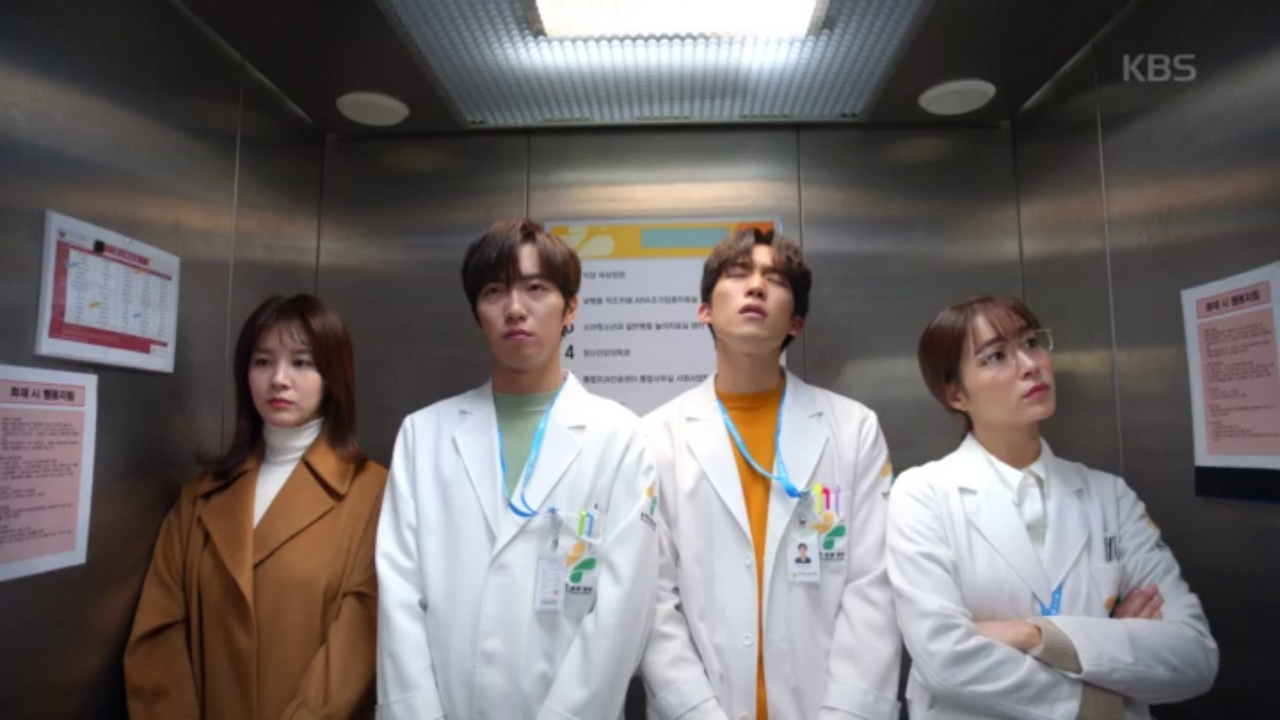 엘리베이터 안, 숨 막히게 어색한 멤버 조합 ＂엘리베이터 되게 느리다...＂