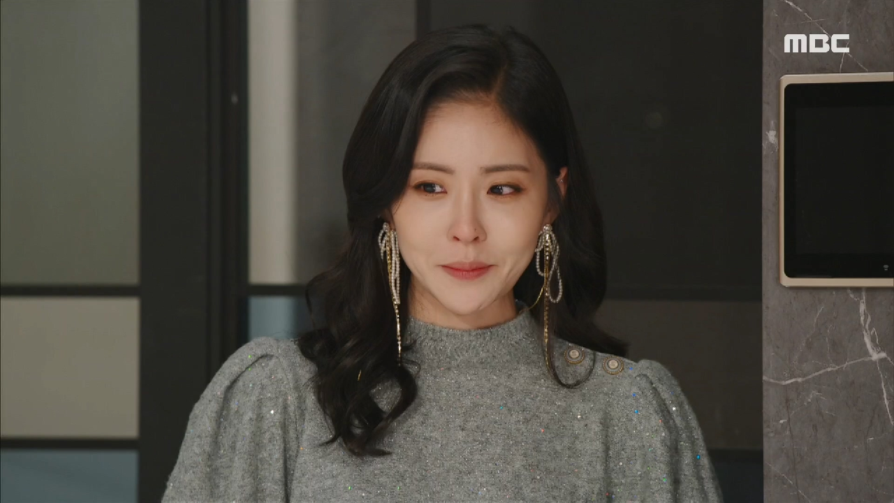 ＂네가 대표직에 앉아라＂ 진예솔을 대표이사 후보로 올리려는 오미연